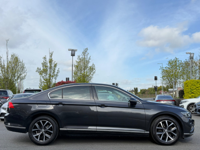 Image for 2020 Volkswagen Passat ELEGANCE 1.5TSI 150BHP *LOW KMS & HUGE SPEC*