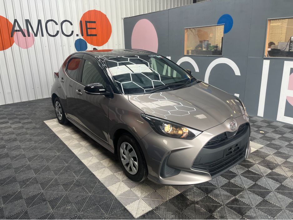 Image for 2021 Toyota Yaris YARIS AUTOMATIC 1.0 PETROL / 33K KMS / AUTOMATIC / REVRSE CAMERA & MORE