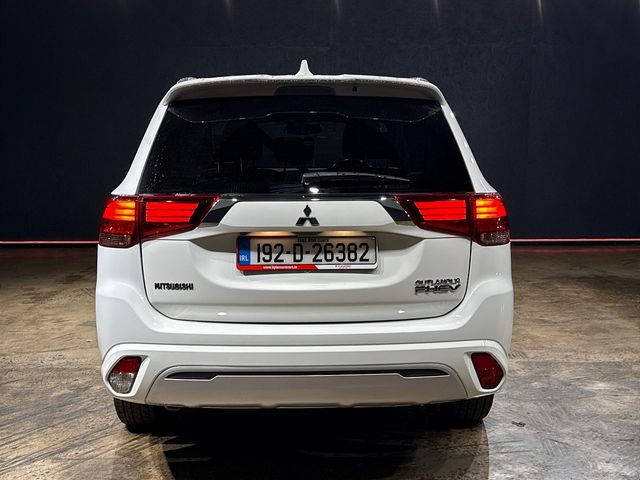 Image for 2019 Mitsubishi Outlander 2.4 AUTOMATIC HYBRID - ALLOY WHEELS - ELECTRIC SEATS - HEATED SEATS - HEATED STEERING WHEEL - HEATING / AC CONTROLS - REVERSE CAMERA - MULTI FUNCTION STEERING WHEEL - CRUISE CONTROL 