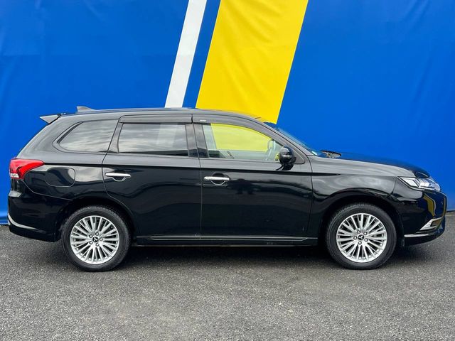 Image for 2019 Mitsubishi Outlander 4WD 2.0 HYBRID // HEATED LEATHER/ALCANTARA SEATS // ADAPTIVE CRUISE CONTROL // 18" ALLOYS // PARKING SENSORS