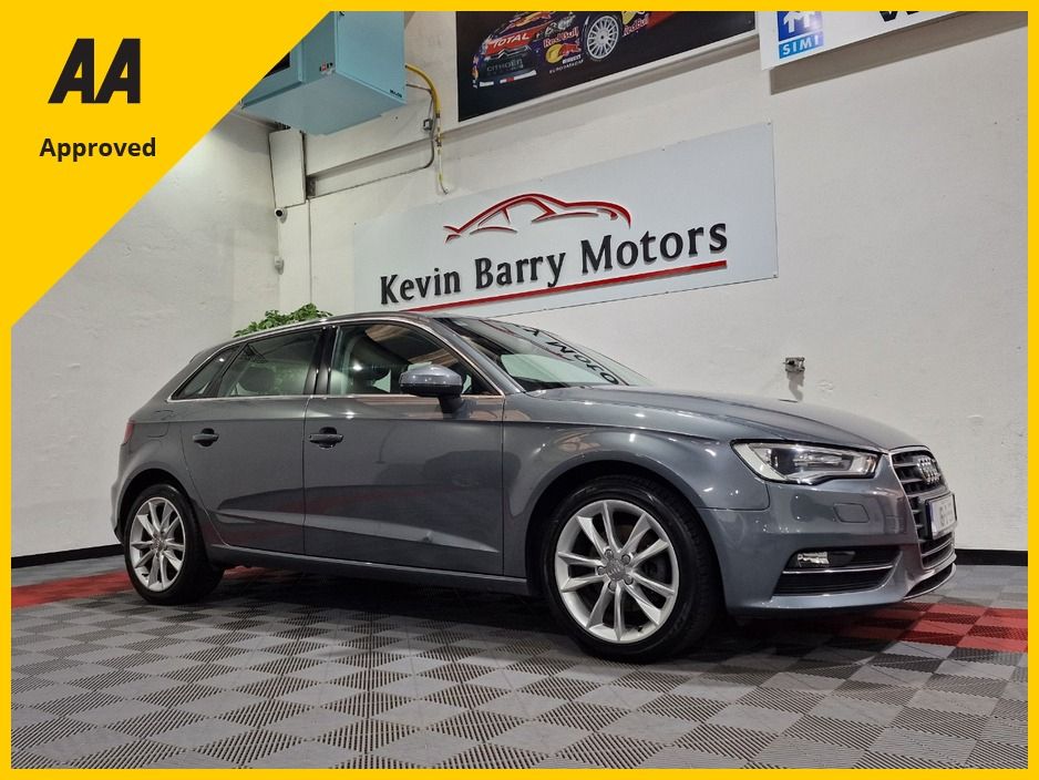 Image for 2016 Audi A3 1.6TDi SPORTBACK SE 110BHP 6 SPEED MANUAL **ORIGINAL IRISH CAR / 17" ALLOY WHEELS / AIR CONDITIONING / CRUISE CONTROL / HALF LEATHER INTERIOR / KMH SPEEDOMETER / REAR PARKING SENSORS**