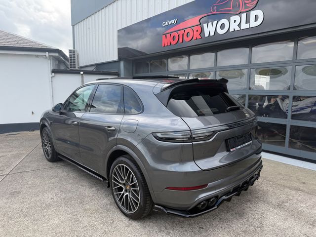 Image for 2023 Porsche Cayenne CAYENNE ESTATE E-HYBRID 5DR TIPTRONIC S 519 BHP