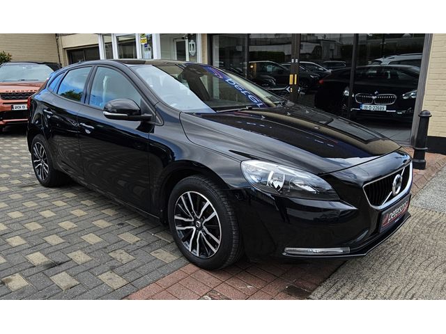 Image for 2017 Volvo V40 D2 MOMENTUM EDITION 5DR - LOW MILEAGE