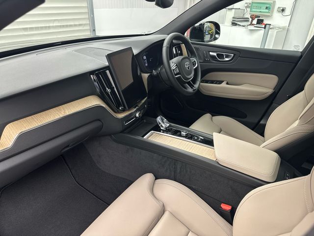 Image for 2025 Volvo XC60 T6 PLUS BRIGHT *NEW MODEL* €180 P/W 3YR