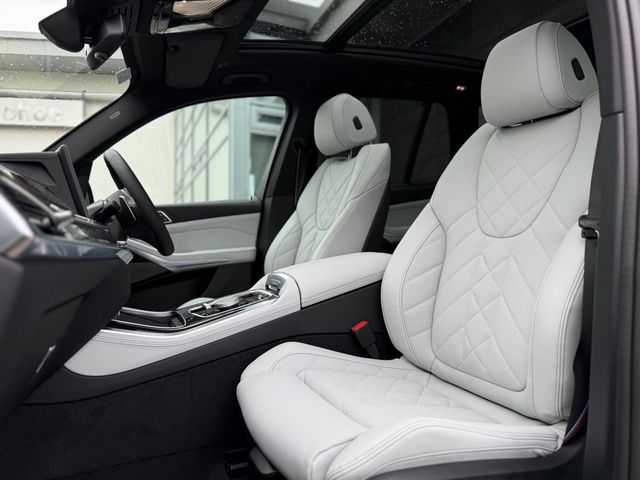 Image for 2026 BMW X5 xDrive50e M Sport Pro