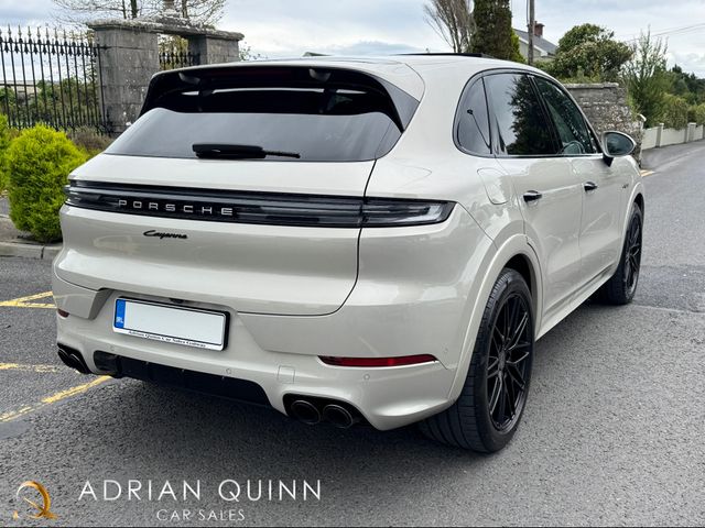 Image for 2025 Porsche Cayenne 3.0 V6 E-HYBRID AUTO==BIG SPEC==SPORTS DESIGN PACK==