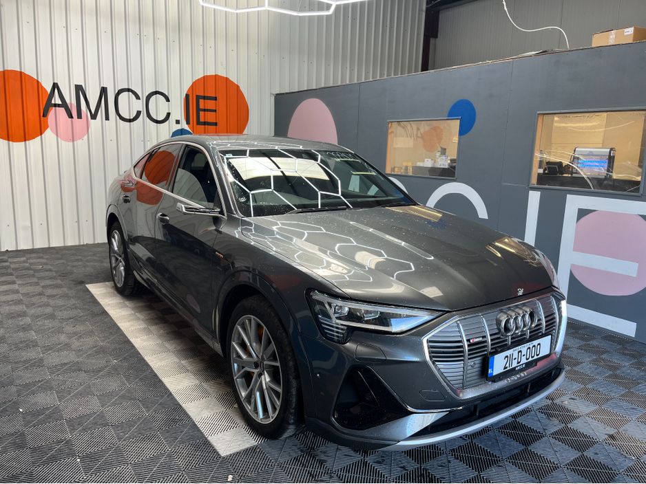 Image for 2021 Audi e-tron €32950 2021 AUDI E-TRON 55 QUATTRO FIRST EDITION AUTOMATIC / CRUISE CONTROL / 360° CAMERA / ELECTRIC MEMORY & HEATED SEATS / AMBIENT LIGHTS / PADDLE SHIFTERS / APPLE CARPLAY AND MORE