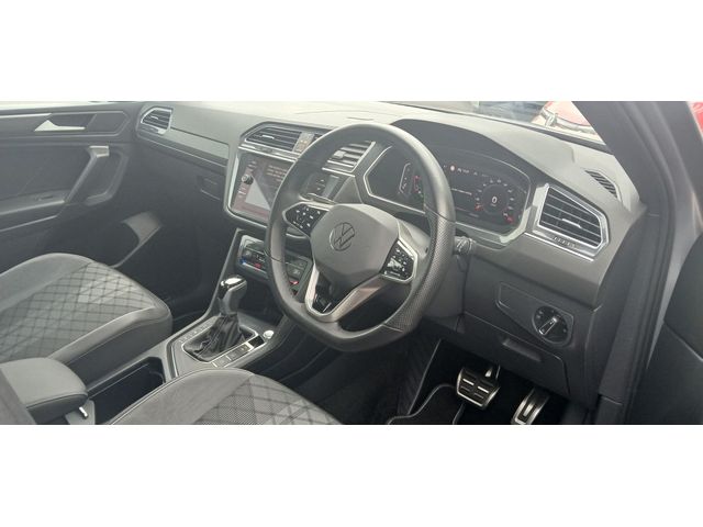 Image for 2023 Volkswagen Tiguan Allspace R-Line 2.0 TDI 150HP ** 7 SEATER, BLACK STYLE PACK**