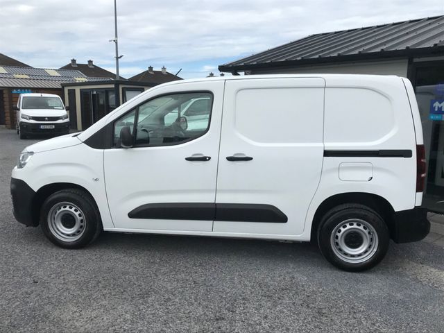 Image for 2022 Citroen Berlingo 