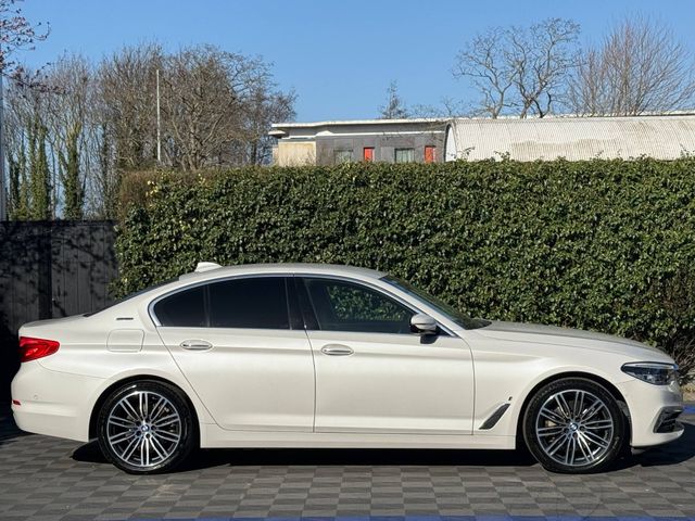Image for 2018 BMW 5 Series 530e LUXURY-LINE 2.0 HYBRID // 4 HEATED SEATS // 19" M-SPORT ALOYS // DIGITAL CLUSTER