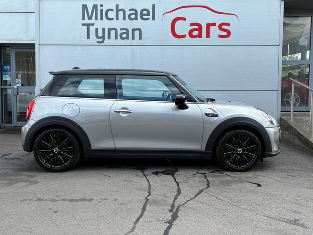 Image for 2023 Mini Cooper S EV2, Black Roof & Wing Mirrors, 17" Black Alloys, Air Con, Parking Sensors, Cruise Control, CarPlay - First Reg February 2023 - Trade in Price €20, 555