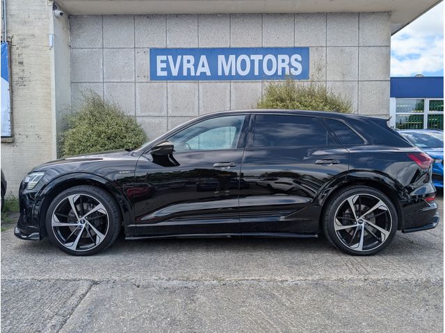 Image for 2023 Audi e-tron 50E S LINE QUATTRO ELECTRIC AUTOMATIC//FULL LEATHER HEATED SEATS//REVERSE CAMERA//MULTI-FUNCTIONAL STEERING WHEEL// 