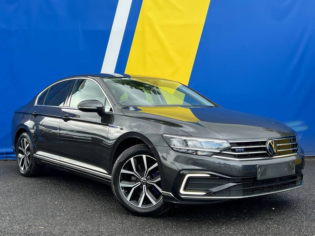 Image for 2022 Volkswagen Passat GTE 1.4 TSI PLUG-IN HYBRID // LEATHER HEATED SEATS // PARKING SENSORS // APPLE CARPLAY/ANDROID AUTO