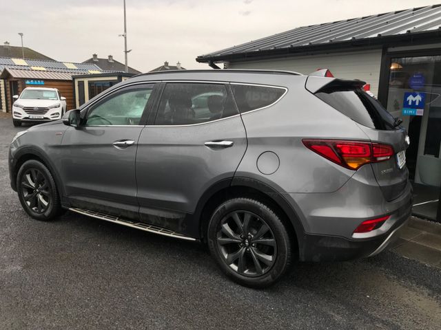 Image for 2017 Hyundai Santa Fe 