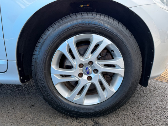 Image for 2017 Volvo XC60 SE NAV * FULL LEATHER / HEATED SEATS / PARKING SENSORS * 