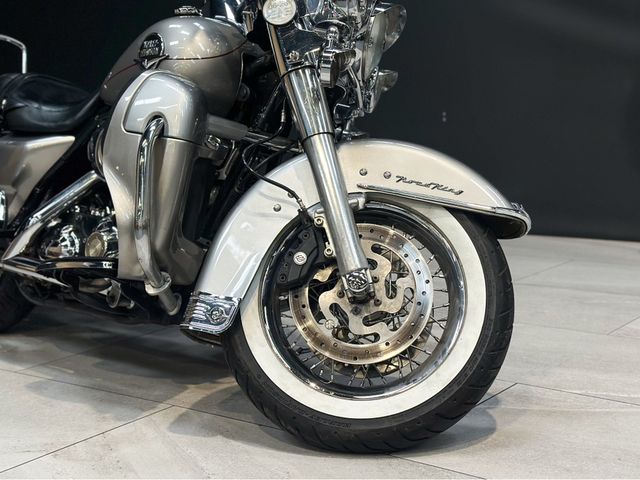Image for 2008 Harley-Davidson Dyna Glide FLSTC ROAD KING CLASSIC