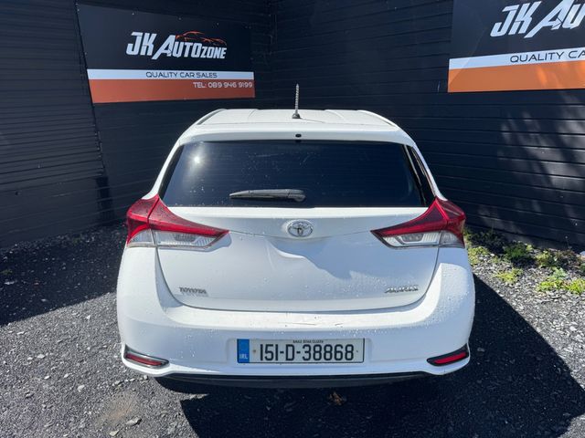 Image for 2015 Toyota Auris 1.4 D-4D TERRA VAN 5DR