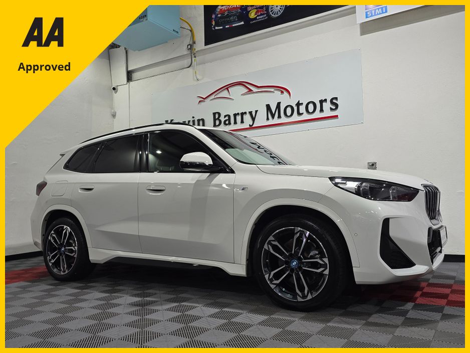 Image for 2023 BMW iX1 30 M SPORT X-DRIVE AUTOMATIC **ONE OWNER / TOP SPEC / APPLE CARPLAY / COMFORT ACCESS / ELECTRIC BOOTLID / HEATED FRONT SEATS / REVERSE CAMERA / WIRELESS PHONE CHARGING / BMW WARRANTY UNTIL 12/2026**