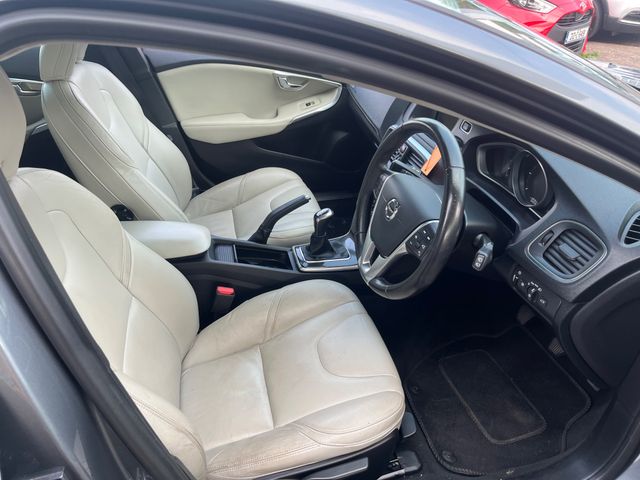 Image for 2018 Volvo V40 D2 MOM ED 5DR
