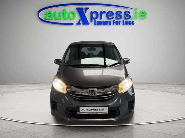 Image for 2016 Honda Freed 7 SEATER 1.5 Petrol Auto, Reversing camera