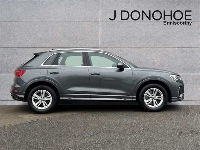 Image for 2022 Audi Q3 45 TFSI E S Tronic S line