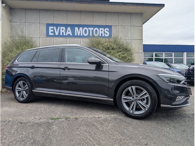 Image for 2022 Volkswagen Passat ELEGANCE AUTOMATIC 2.0 DIESEL //HIGH SPEC//LOW MILES//HALF LEATHER HEATED SEATS//REVERSE CAMERAS//ADAPTIVE CRUISE CONTROL//