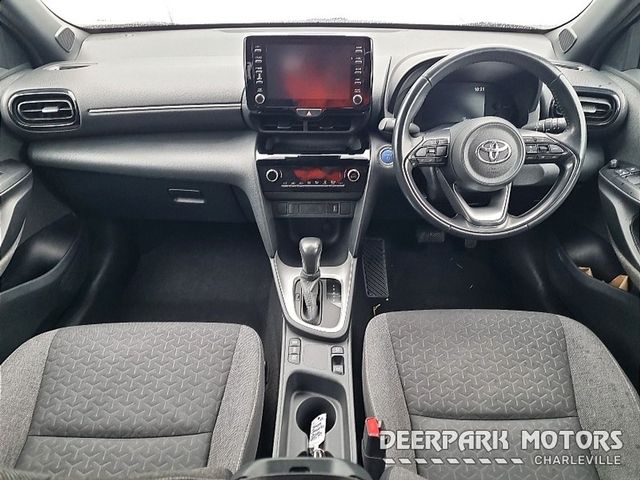 Image for 2022 Toyota Yaris Cross 1.5 Hybrid Luna Sport auto