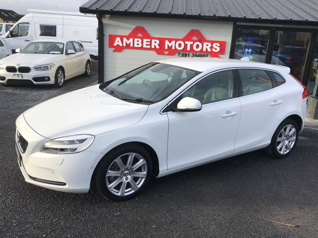 Image for 2018 Volvo V40 2.0 D4 (190hp) ES