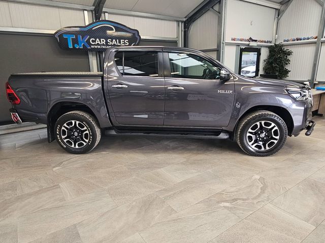 Image for 2023 Toyota Hilux 