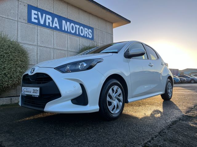 Image for 2021 Toyota Yaris X HYBRID 1.5 AUTOMATIC PETROL //KEYLESS ENTRY//REVERSE CAMERA//ADAPTIVE CRUISE CONTROL//
