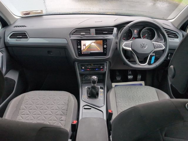 Image for 2024 Volkswagen Tiguan 2.0 TDI 122HP Life 18" Nizza Alloys Mint condition