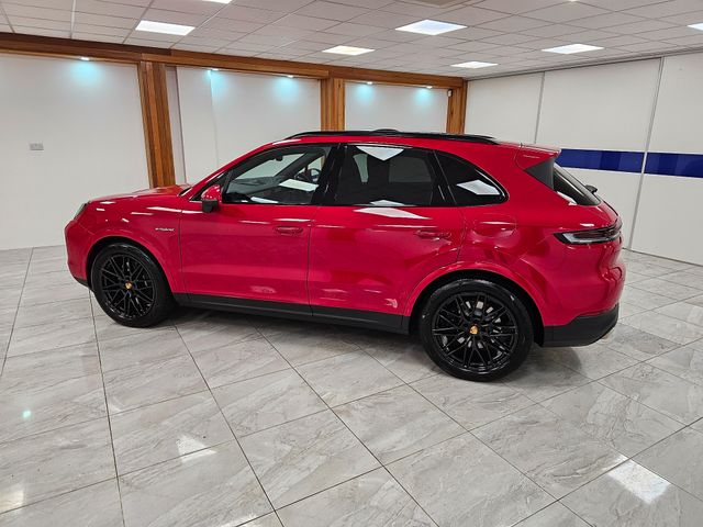 Image for 2024 Porsche Cayenne STUNNING COLOUR // NEW MODEL 