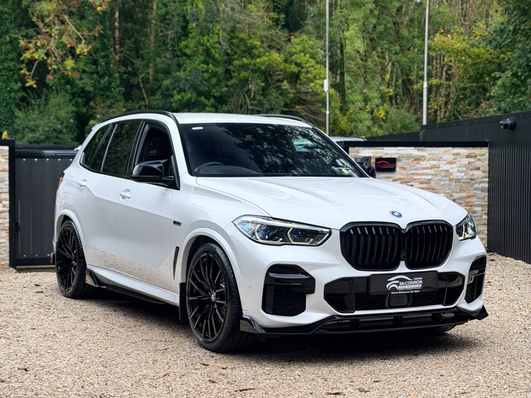 Image for 2021 BMW X5 2021 (212) BMW X5 45e M Sport Pro *REAR TV SCREENS