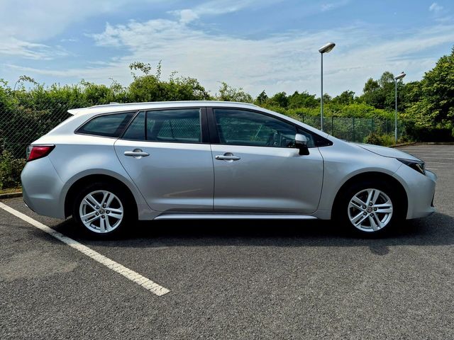 Image for 2022 Toyota Corolla 1.8 Hybrid Luna
