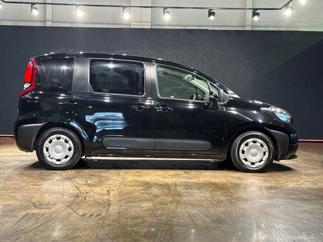 Image for 2023 Toyota Sienta 1.5 HYBRID AUTOMATIC 7 SEATER - POWER SLIDING DOORS - PUSH BUTTON STOP/START - CRUISE CONTROL - BLIND SPOT MONITORING - REAR CAMERA