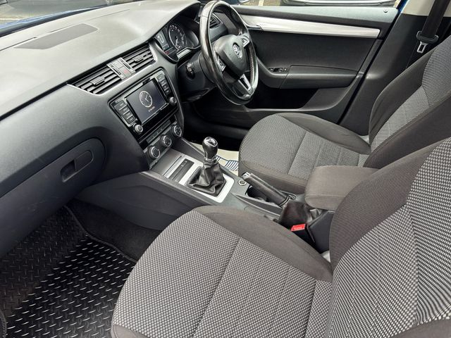 Image for 2017 Skoda Octavia AMBITION 1.6 TDI 90HP 4 4DR