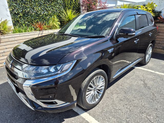 Image for 2020 Mitsubishi Outlander 2.4 PHEV / INTENSE SAFETY PACK WITH FULL LEATHER / LOW MILEAGE / TAX €170 (202 REG) 