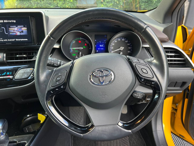 Image for 2017 Toyota C-HR 1.8 HYBRID AUTO // APPLE CARPLAY/ANDROID AUTO // BRAND NEW NCT 10/28 // DIAMOND CUT ALLOYS