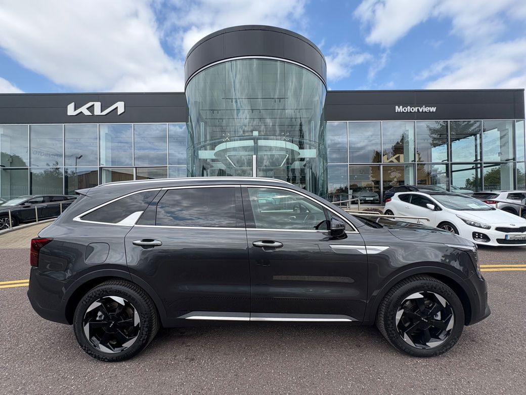 Image for 2026 Kia Sorento **Low Rate Finance* 1.6 phev , Auto, 7 Years Warranty, Glass Roof, Heated Leather Seats, Electric Seats, Auto Lights, Auto Wipers, Sun Blinds, 4X4