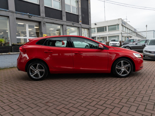 Image for 2018 Volvo V40 