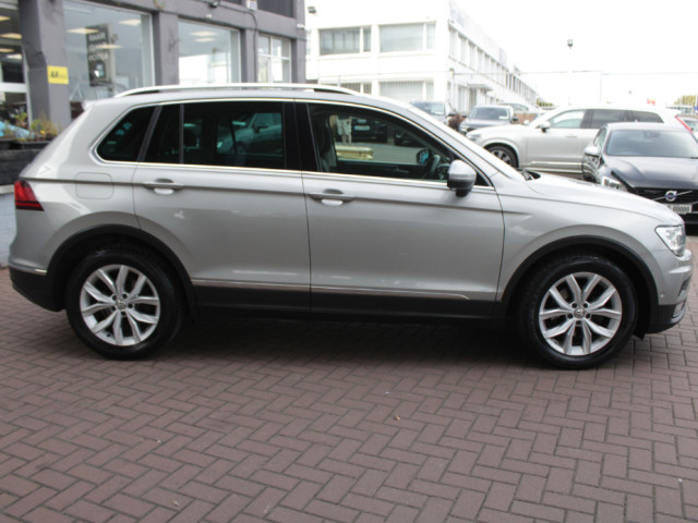 Image for 2019 Volkswagen Tiguan 2.0TDI 150BHP HIGHLINE EDITION 5DR ESTATE // 2 OWNERS IN IMMACULATE CONDITION // WELL WORTH VIEWING // BUY WITH CONFIDENCE AA AND SIMI APPROVED DEALER 2026 // FINANCE ARRANGED // TRADE INS WELCOME //