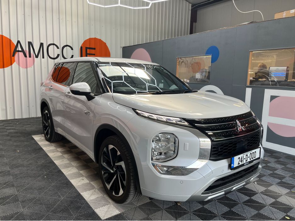 Image for 2024 Mitsubishi Outlander €45950 2024 MITSUBISHI OUTLANDER 4WD PHEV 2.4 AUTOMATIC / CRUISE CONTROL / 360° CAMERA / ELECTRIC MEMORY & HEATED SEATS / HEATED STEERING WHEEL / PANORAMIC SUNROOF / 7 SEATS OPTION / PADDLE SHIFTER