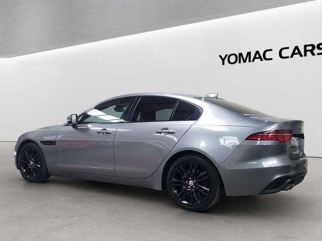 Image for 2020 Jaguar XE CHEQUERED FLAG EDITION 2.0D AUTO -- IMMACULATE CONDITION -- FINANCE ARRANGED 