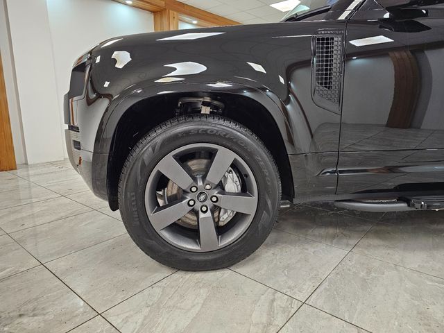 Image for 2025 Land Rover Defender DYNAMIC HSE !