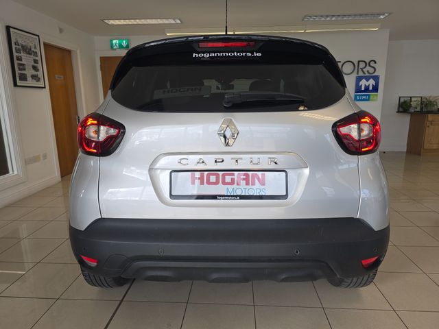 Image for 2020 Renault Captur Iconic TCE 5DR H/B