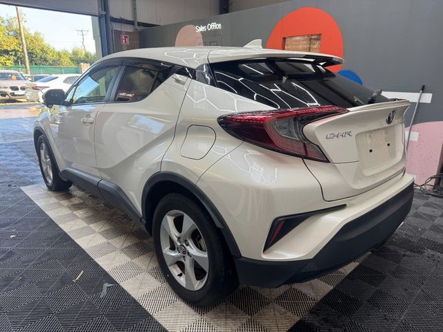Image for 2019 Toyota C-HR 2019 TOYOTA C-HR S LED PACKAGE HYBRID AUTOMATIC 1.8/ PARKING CAMERA/ PADDLE SHIFTERS AND MORE
