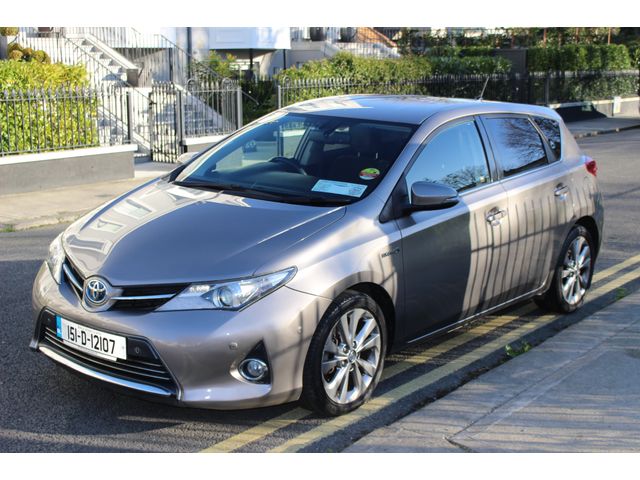 Image for 2015 Toyota Auris Luxury Self Charging Hybrid 5DR Auto - new NCT 01/27