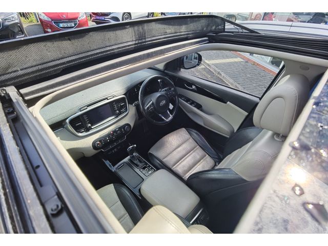 Image for 2017 Kia Sorento 2.2 PLATINUM AUTOMATIC DIESEL **SUNROOF + 7 SEATER** - FINANCE AVAILABLE - CALL US TODAY ON 01 492 6566 OR 087-092 5525