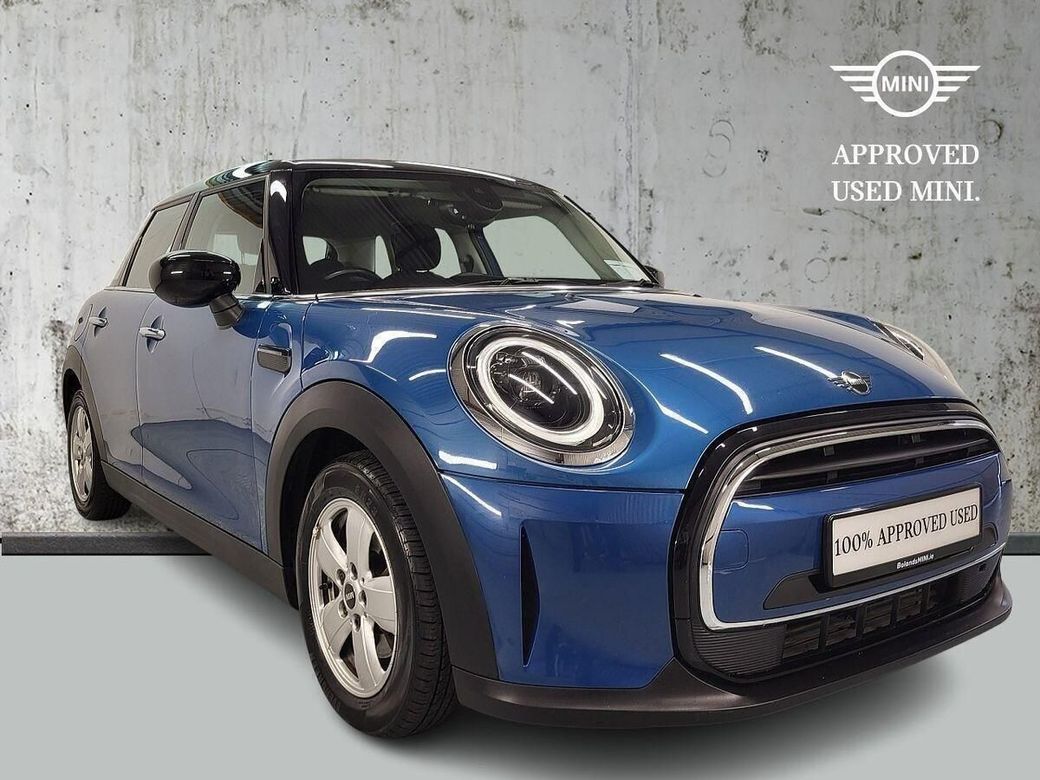 Image for 2023 Mini Cooper 5-Door Cooper Classic