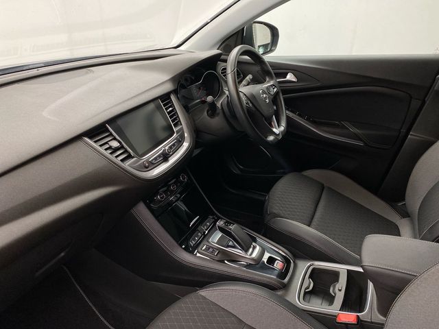 Image for 2021 Opel Grandland X 1.6 Petrol/Electric FWD 225 PS PHEV SRI